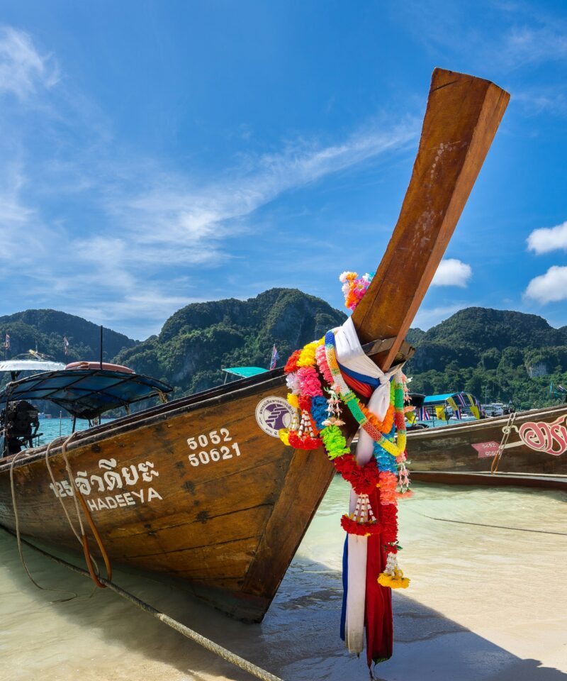 Long tail Boat