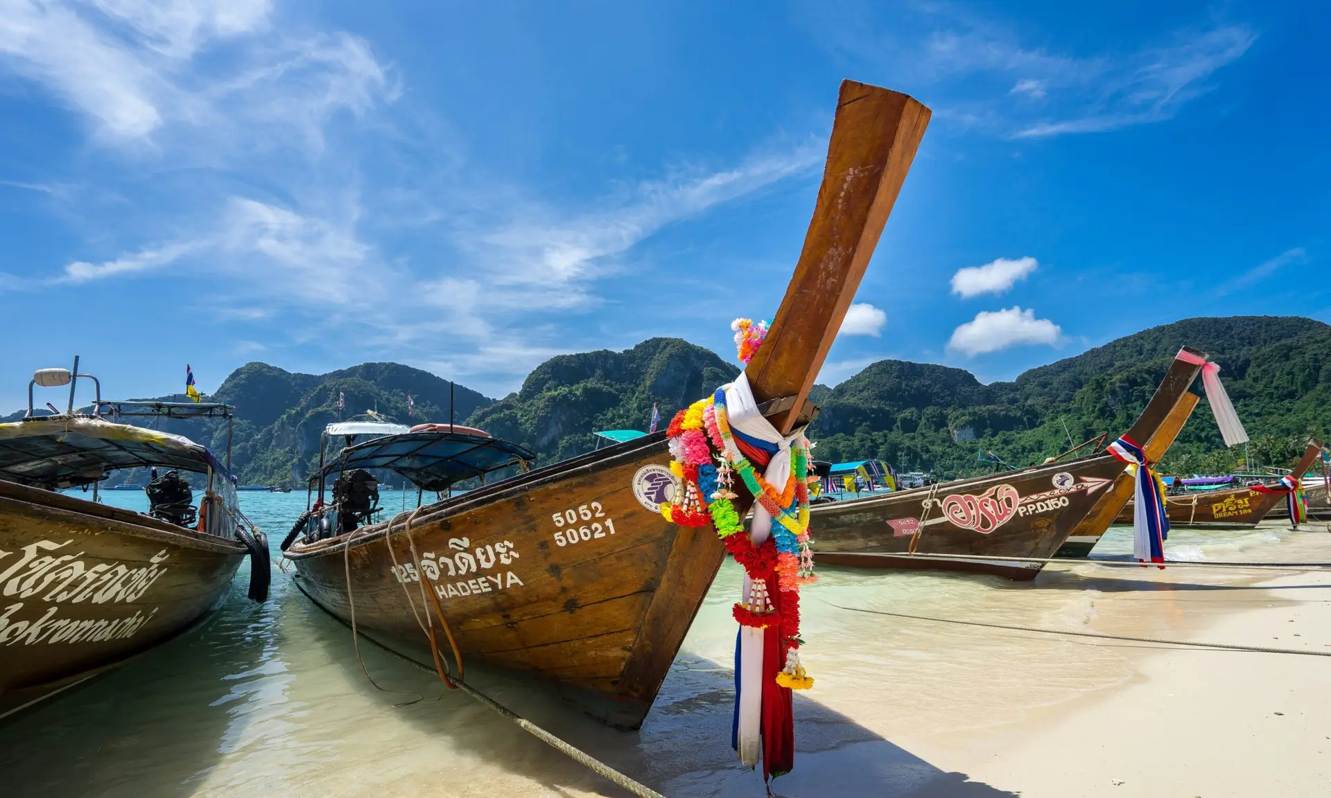 Long tail Boat